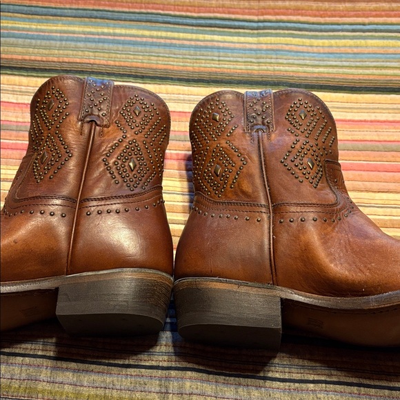 Frye Studded Boots! Size 8 . Rust Brown